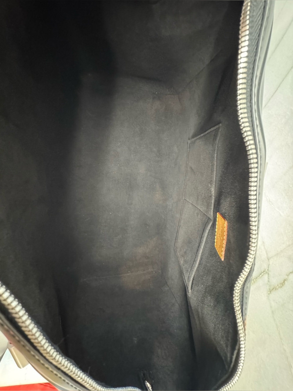Louis Vuitton Limited Edition Epi Space Speedy 40 - Picture 12 of 17